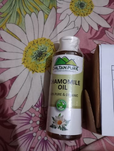 Customer photo review of Chamomile Oil – Give Healthy Look to Your Face & Hair With This Majestic Liquid [بابونہ] 200ml