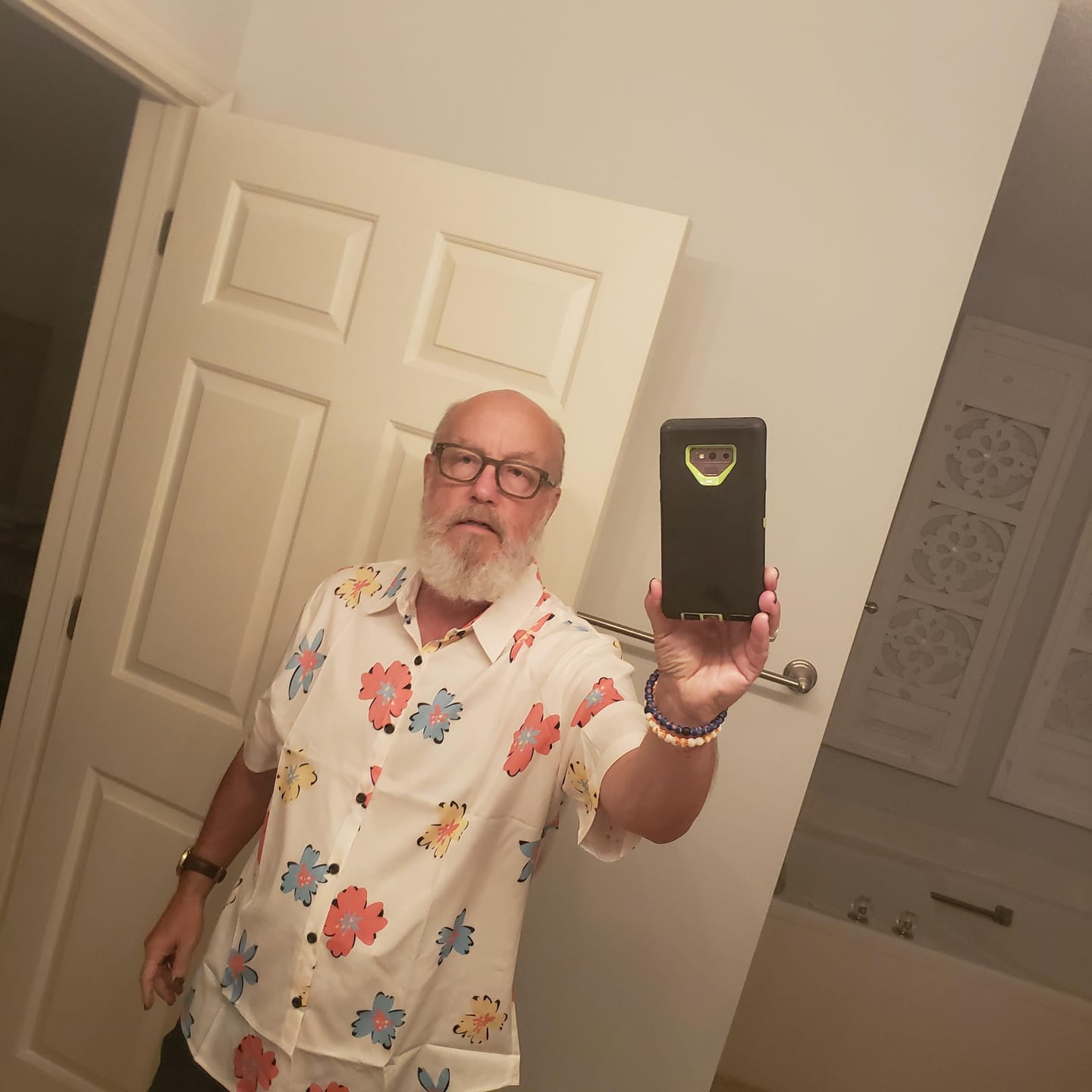 Customer photo review of Men's Summer Floral Print White Top Button Up Short Sleeve Shirt