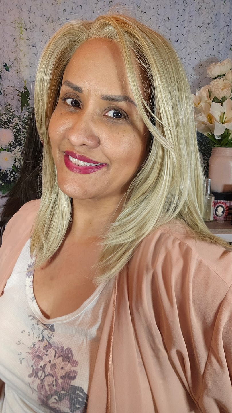 Customer photo review of SHEER PERFECTION - Cream Sugar Blonde