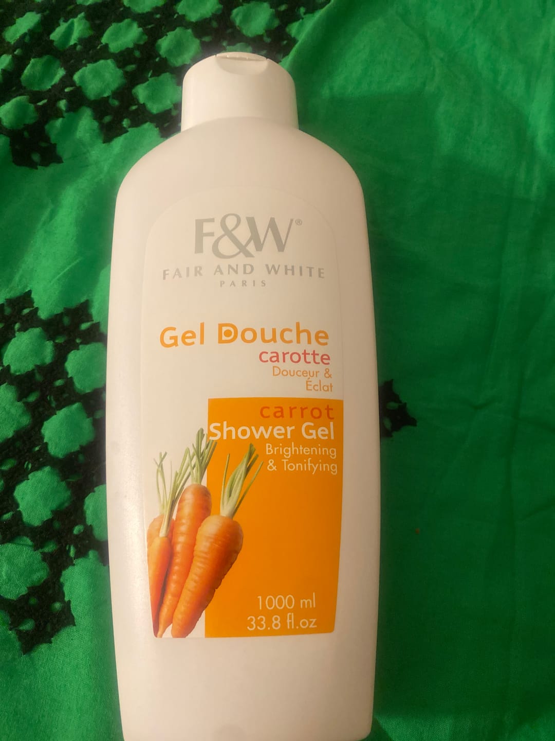 Customer photo review of Fair and White Carrot Shower Gel With Pomegranate And Melon Extracts (Jumbo-1000ml / 33.81 fl Oz)