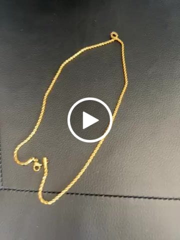 Customer video review of Colar Cordão Baiano Fino 2mm Banhado em Ouro 18k