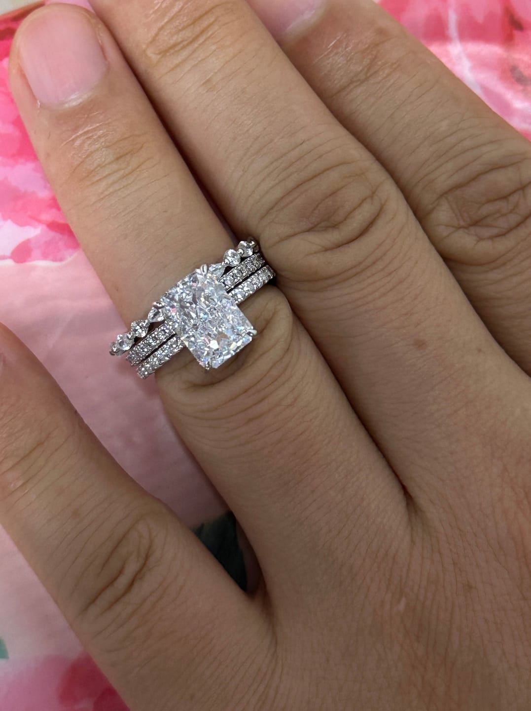 Customer photo review of S925 3.5Ct Radiant Cut 3PC Wedding Ring Set Stackable Rings For Everyday Wear