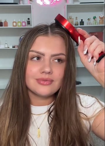 Customer photo review of Glowera™ 3 in 1 Red Light Scalp Massager
