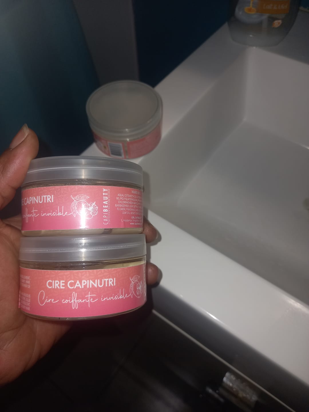 Customer photo review of Cire coiffante CAPINUTRI naturelle nourrissante sans résidus ni trace blanche