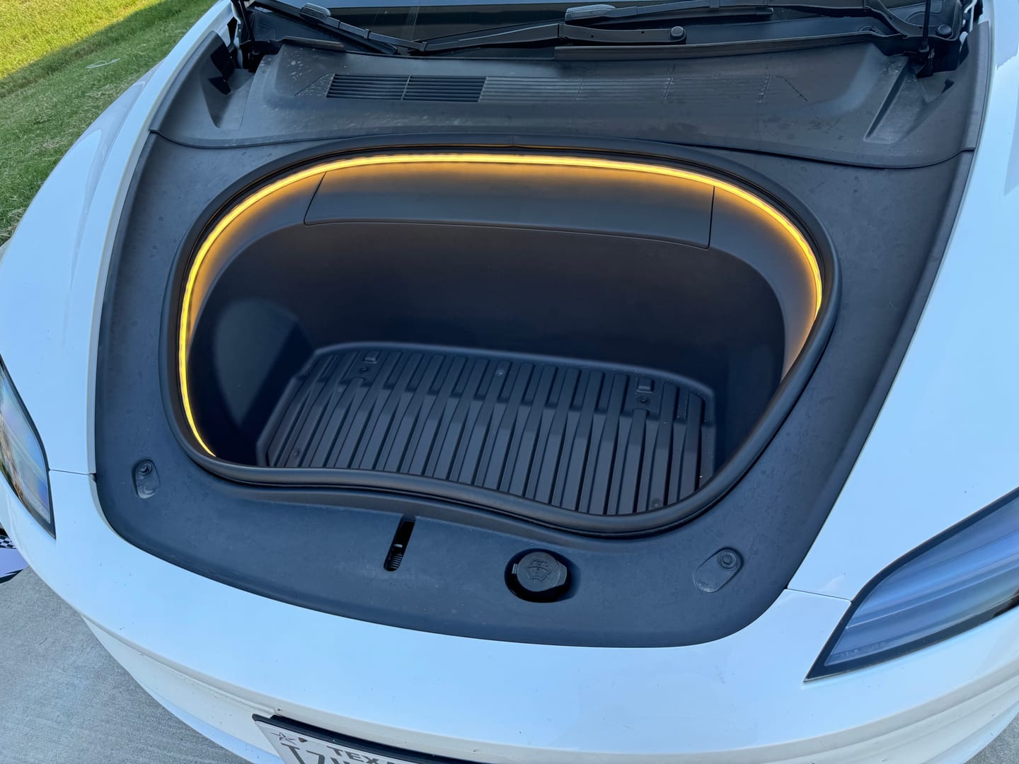 Customer photo review of TPARTS Frunk LED Strip for Tesla Model 3 Highland 2024