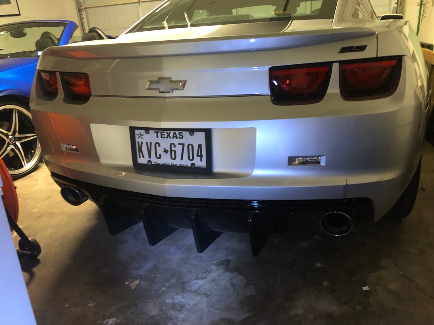 Customer photo review of PRE-ORDER 2010-2013 Chevy Camaro Evo Style Shark Fins Rear Diffuser Quad/Single Tips