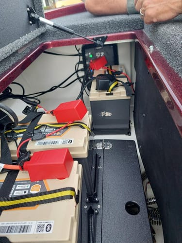 Customer photo review of Power Queen 12V 100Ah Low-temp Smart Deep Cycle Lithium Battery
