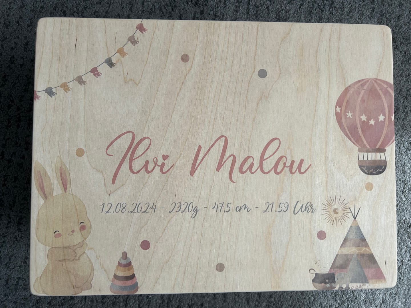 Customer photo review of Personalisierte Erinnerungskiste Hase