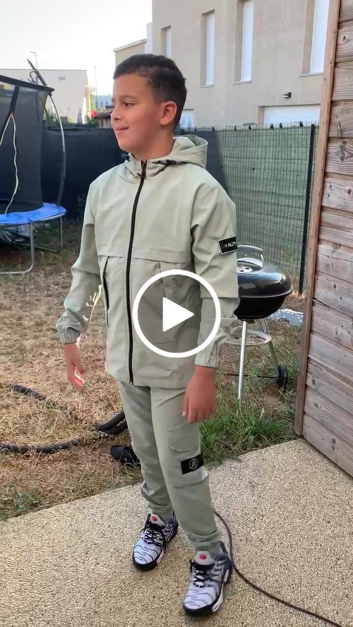 Customer video review of SURVÊTEMENT ALPHA ENFANT VESTE ET PANTALON - KAKI