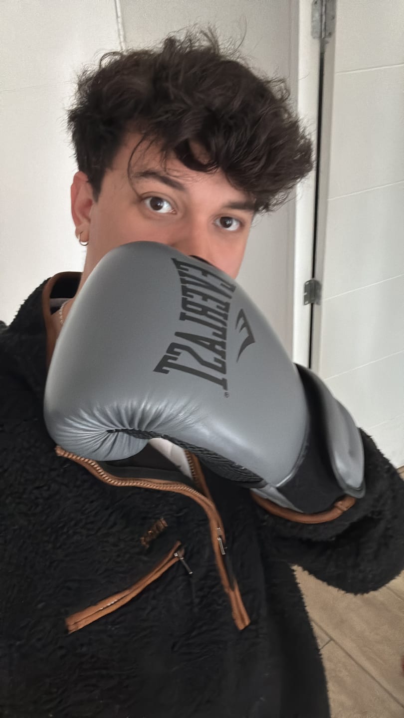 Customer photo review of Guante de Boxeo Everlast Powerlock + Venda de Boxeo Elite