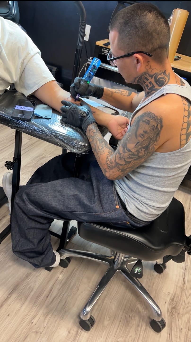 Customer photo review of Original Tattoo Armrest XXL 70x37cm - PATENTED