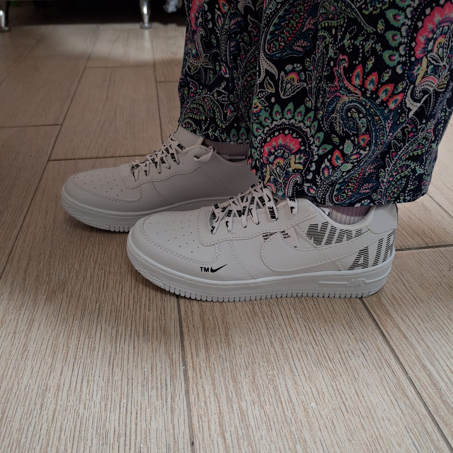 Customer photo review of Tenis 420 Blanco Negro Blanco