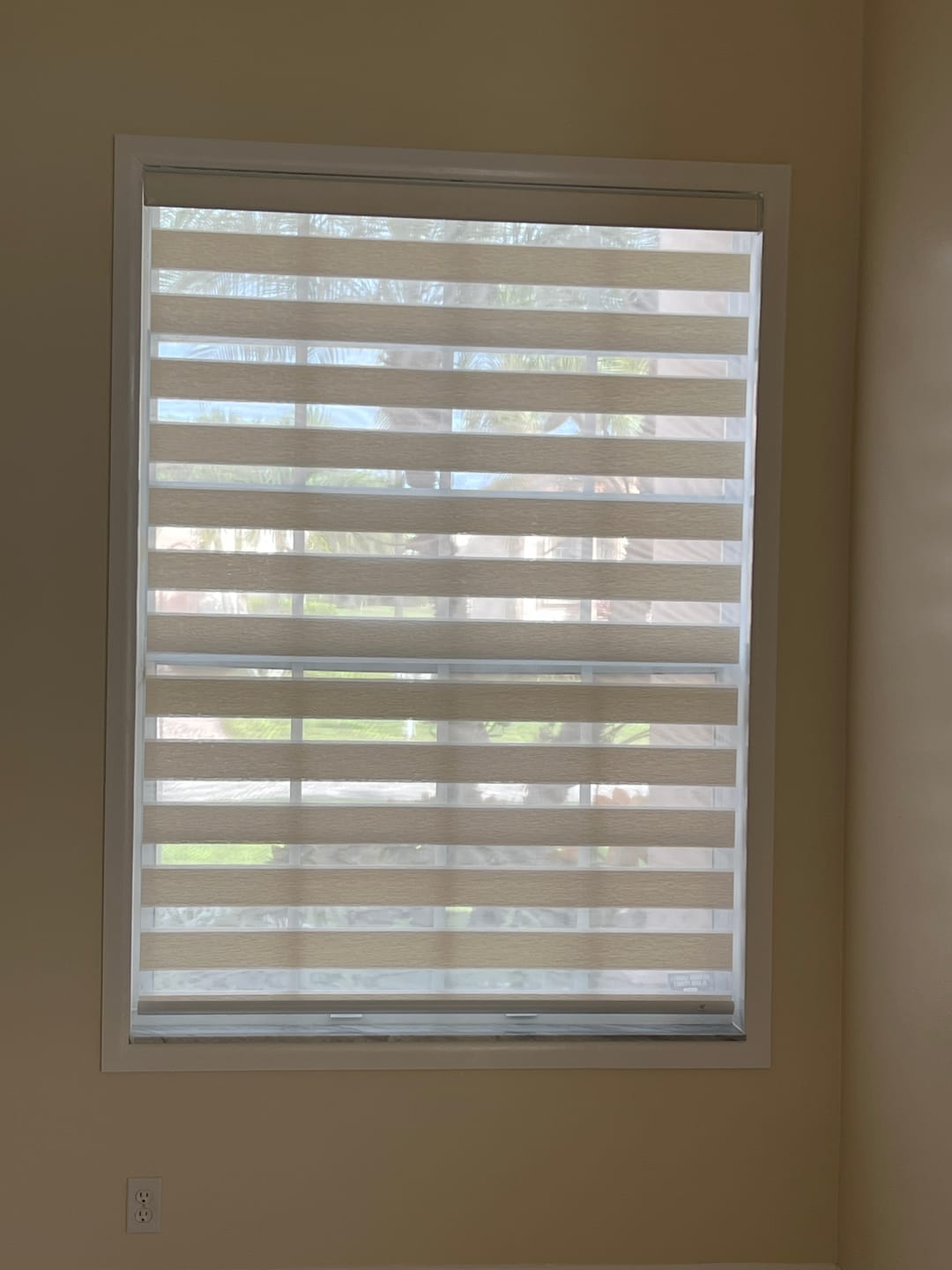 Customer photo review of SmartWings Motorized Zebra Shades 60% Blackout Translucent 75mm Eloise