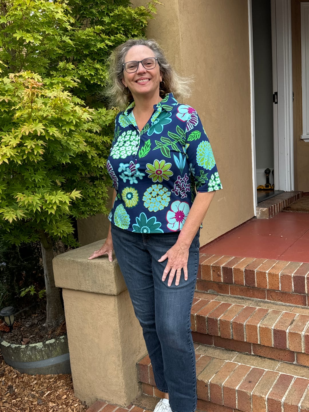 Customer photo review of KIMMY top Dazzle Flower Navy