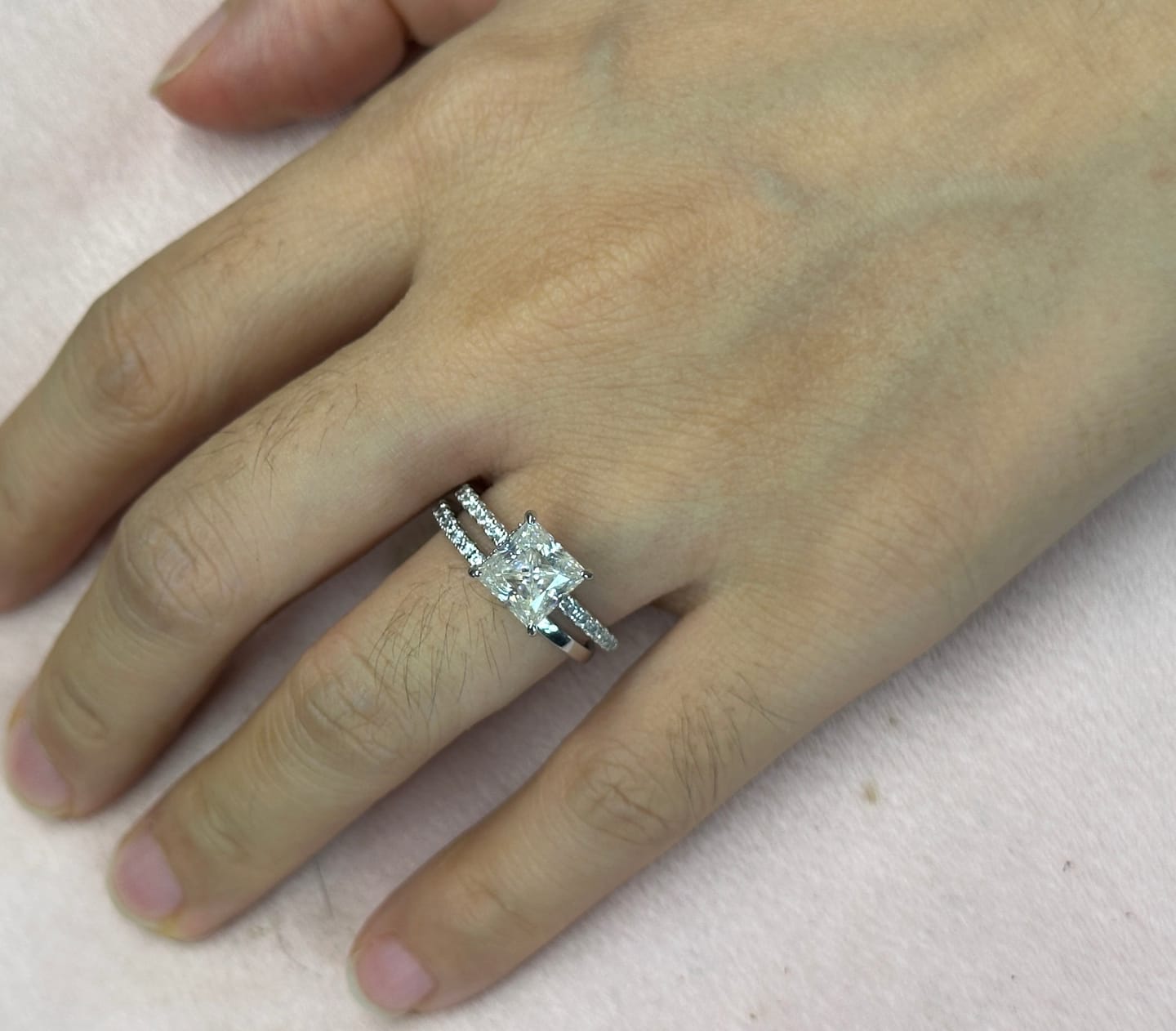 Customer photo review of S925 Moissanite 2.0 Carat Square Princess Cut Wedding Ring Set For Daily Occassions
