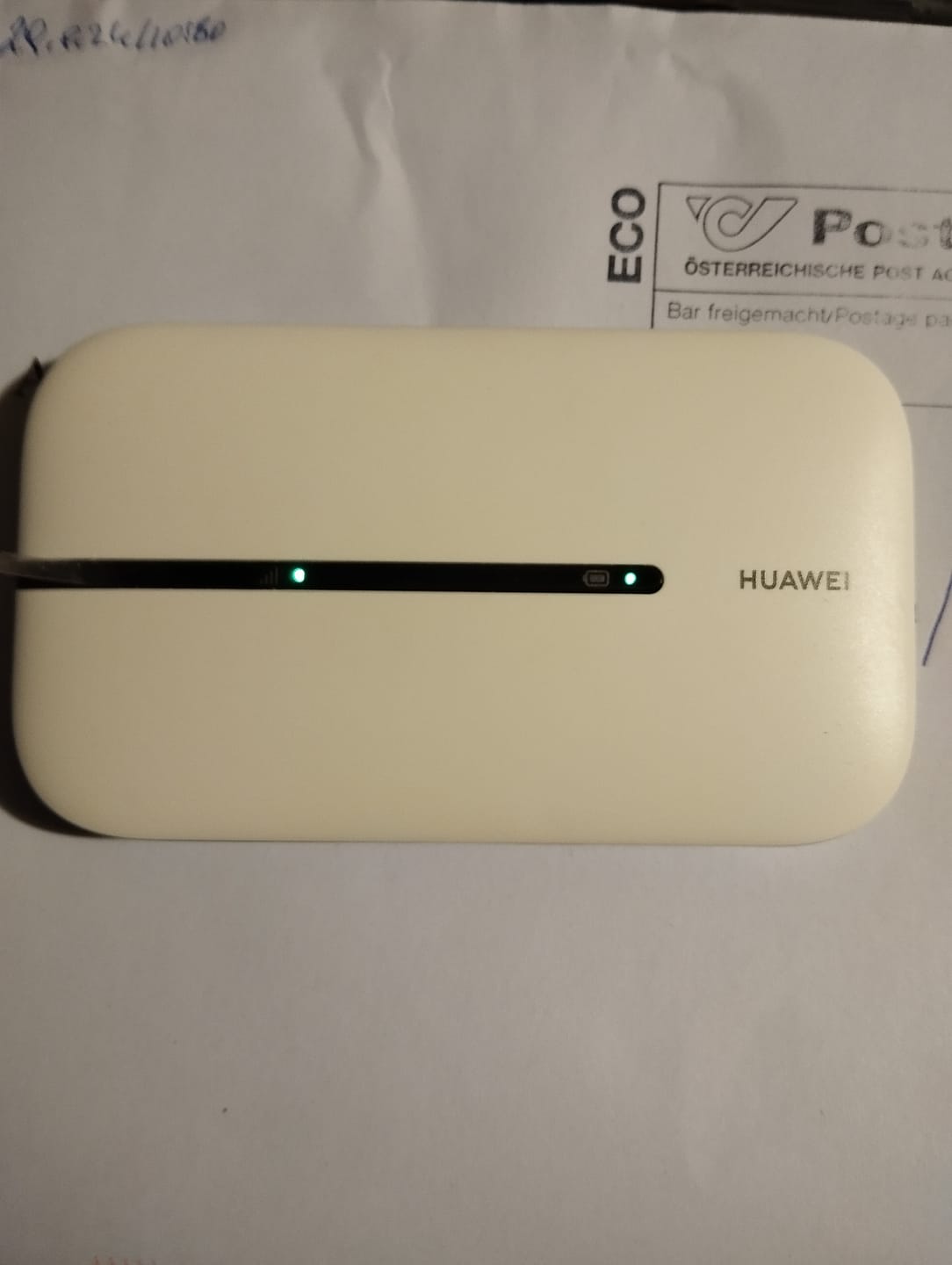 Customer photo review of HB434666RBC Handy Akku 1500mAh für Huawei Router E5573 E5573S E5573s-32 E5573s-320