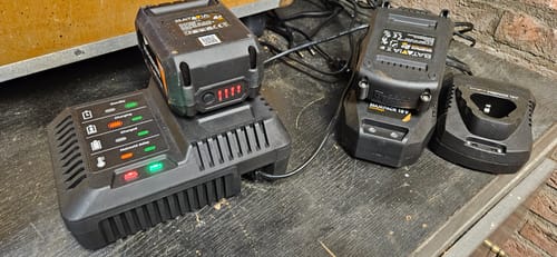 Customer photo review of 4A Fast Charger 18V