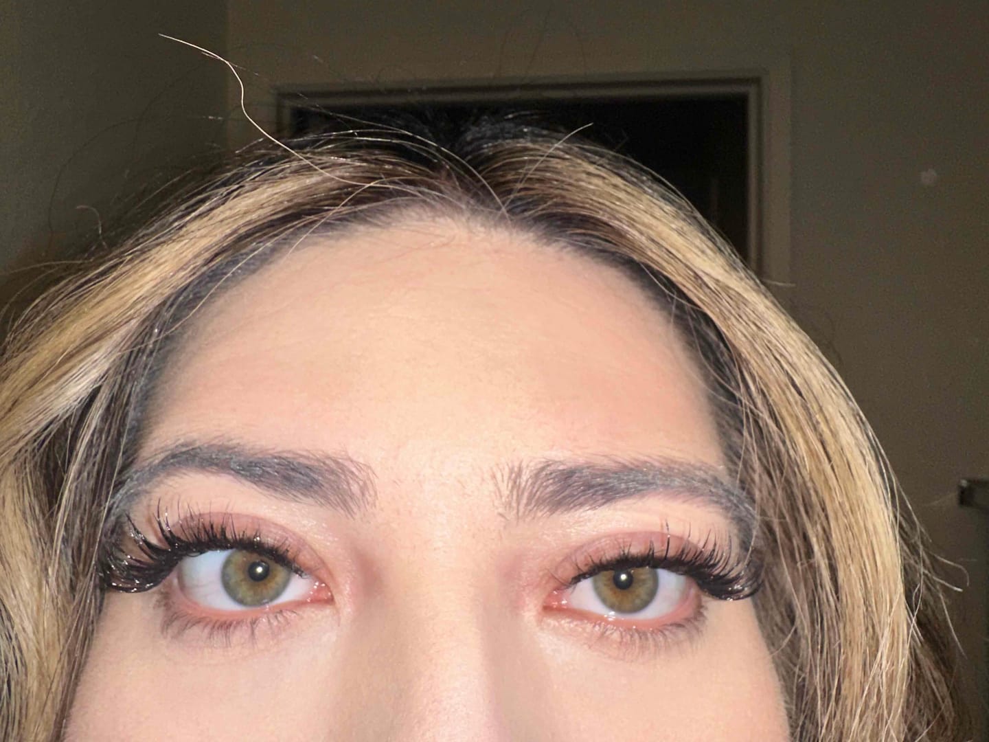 Customer photo review of LuxeBold Lash Single Length