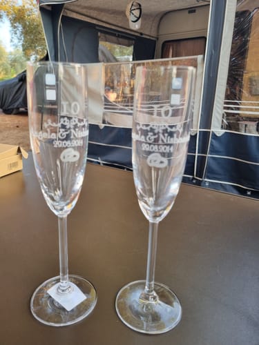 Kundenbewertung mit Foto zu Leonardo Sektgläser mit Gravur "Rosenhochzeit - 10 Jahre"