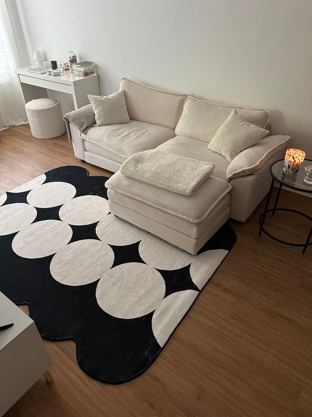 Customer photo review of Irregular Ivory/Black Geometric Area Rug