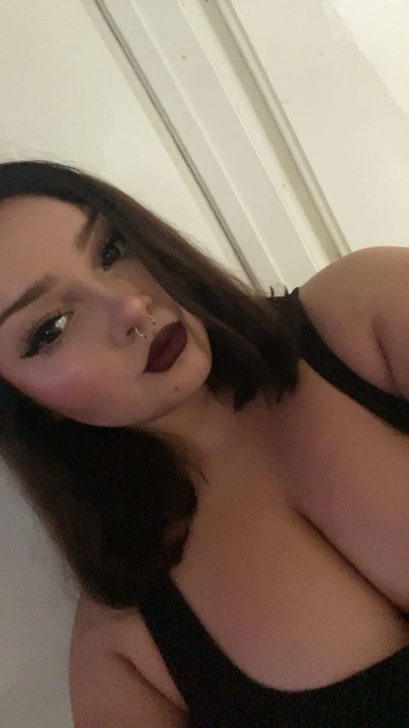 Customer photo review of Evangeline x Eyemoody Misty Brown | 6 Months, 2 pcs