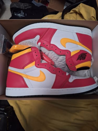 Customer photo review of Air Jordan 1 Retro High OG 'Light Fusion Red'