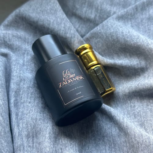 Customer photo review of Alle Extrait de Parfum (1) - Pure Essence of Elegance