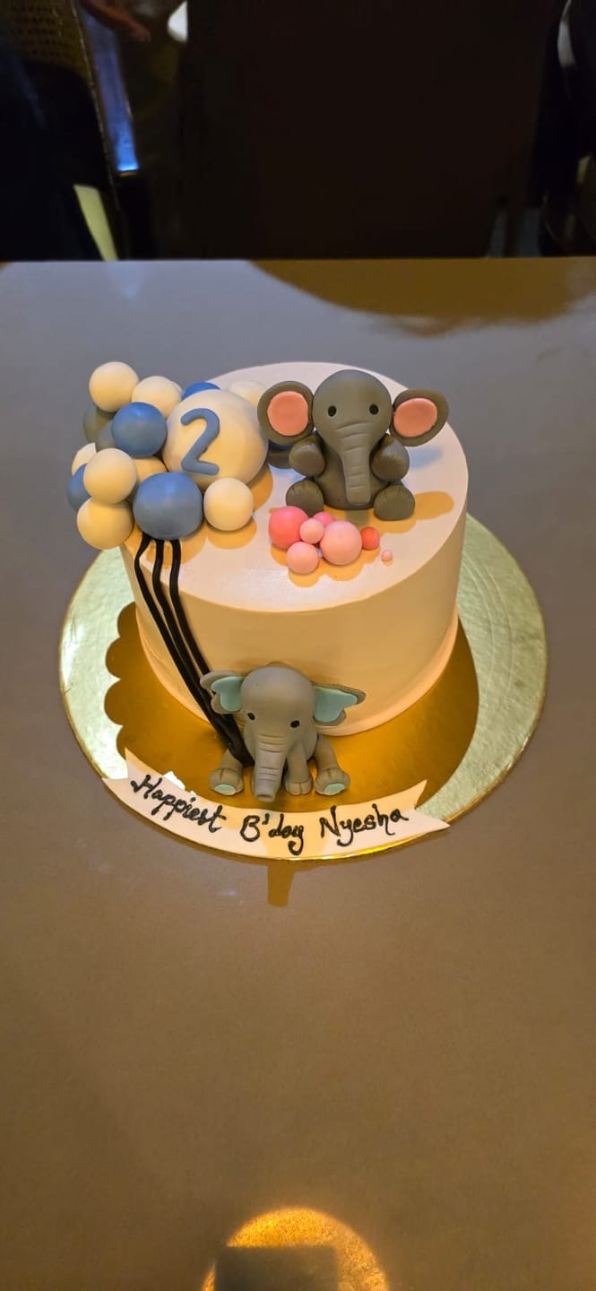 Customer photo review of Cake for a workaholic