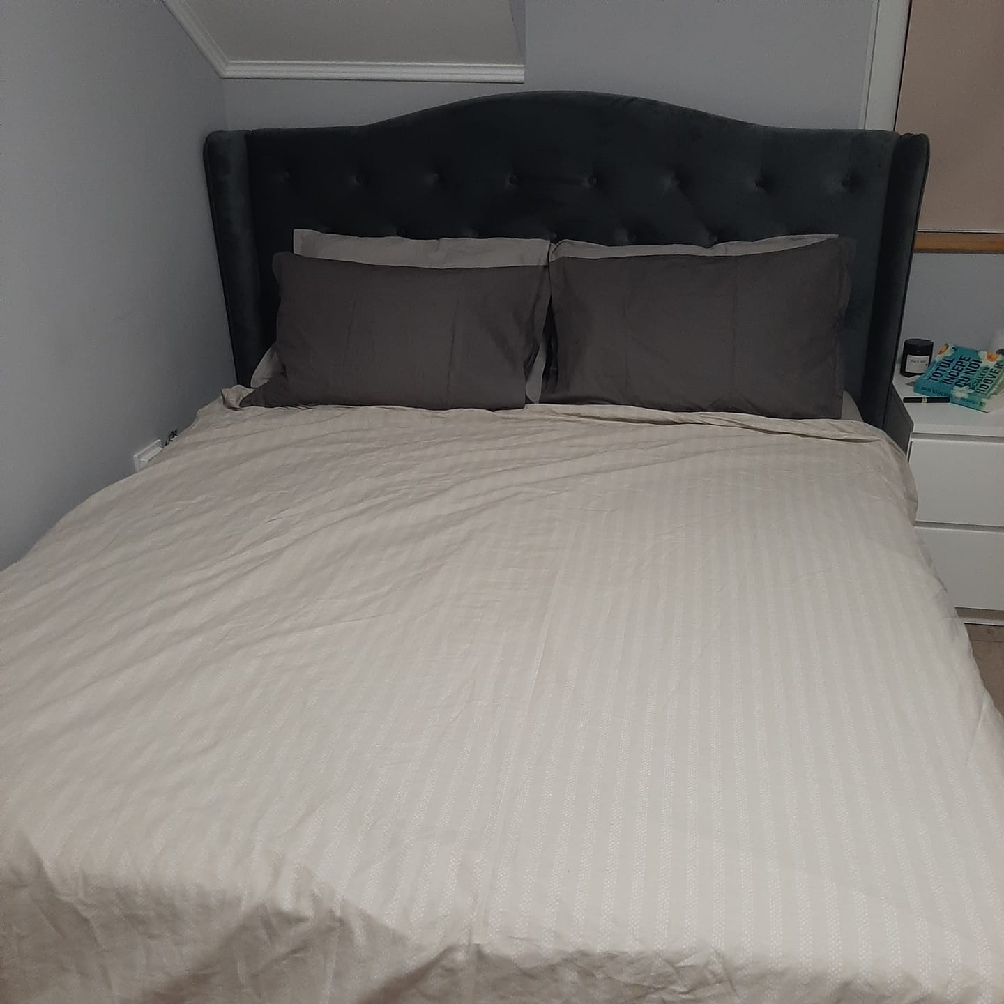 Customer photo review of Pat ASPEN 160x200, stofa catifelata gri - BLUVEL 14, cu somiera