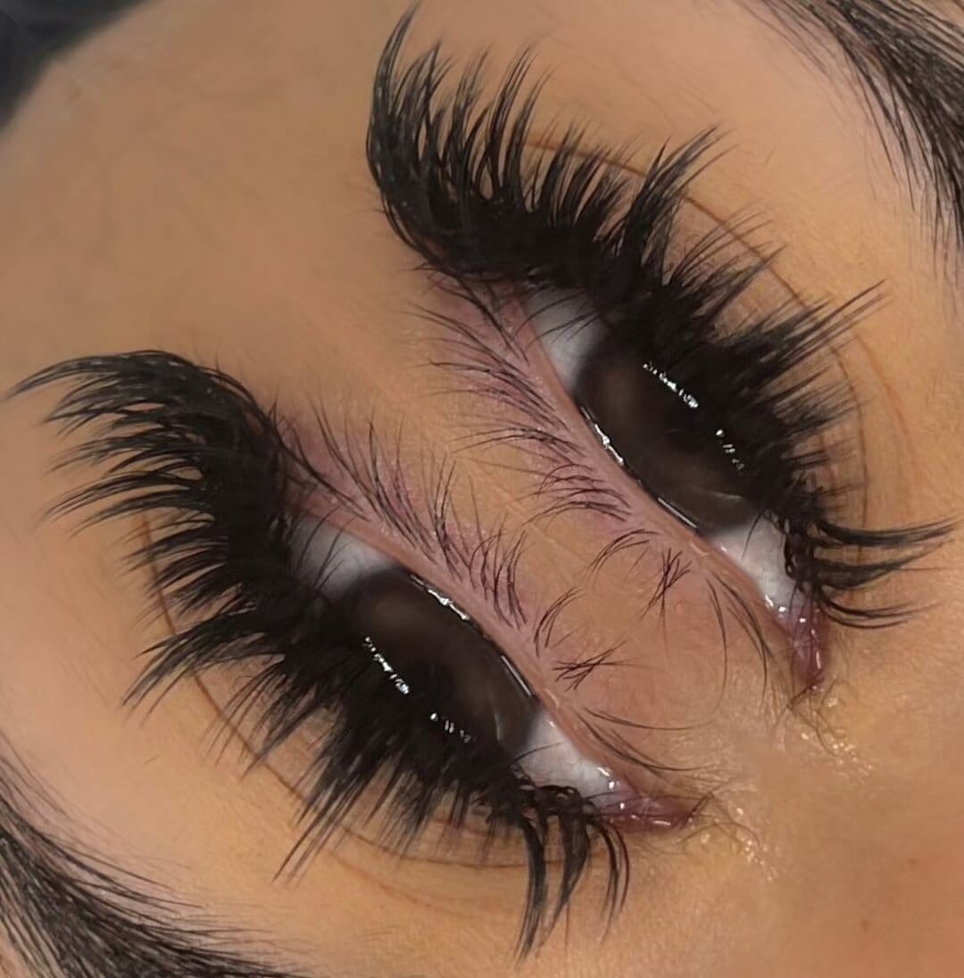 Customer photo review of Veyes Cashmere Luxe Lashes