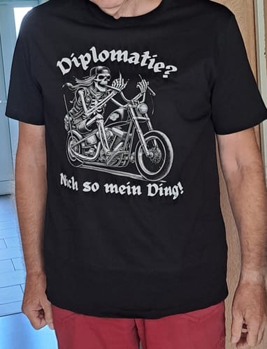 Customer photo review of Diplomatie - T-Shirt
