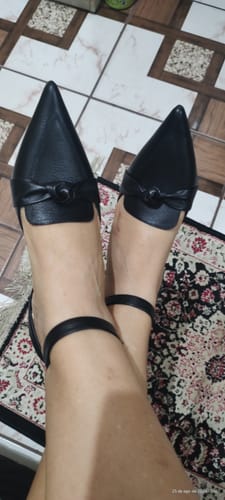Customer photo review of Scarpin Aberto Amarrar Couro Preto