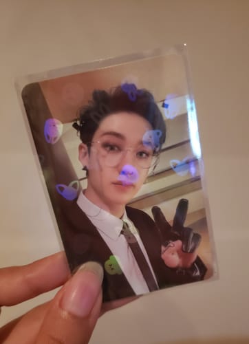 Customer photo review of PREMIUM HOLOGRAPHIC PHOTOCARD SLEEVES - SKZOO VERSION