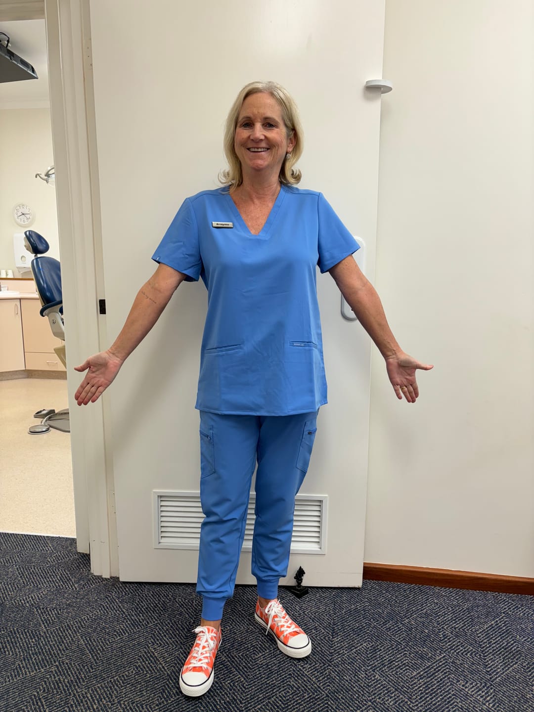 Customer photo review of ELIZABETH Two Pocket Scrub Top (Original SLTECH™ fabric) - Ceil