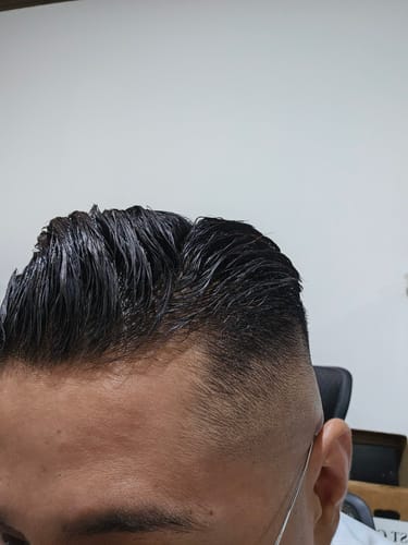 Customer photo review of Uppercut Deluxe Pomade Doom & Groom (120g)
