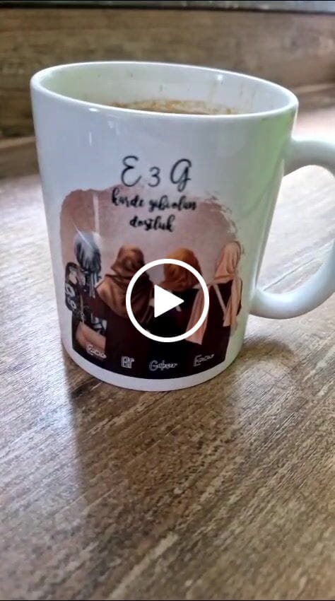Customer video review of Personalisierte Freundin Kopftuch, Geschenk Freundin Hijab - 2-4 Freundinnen Tasse / Thermobecher