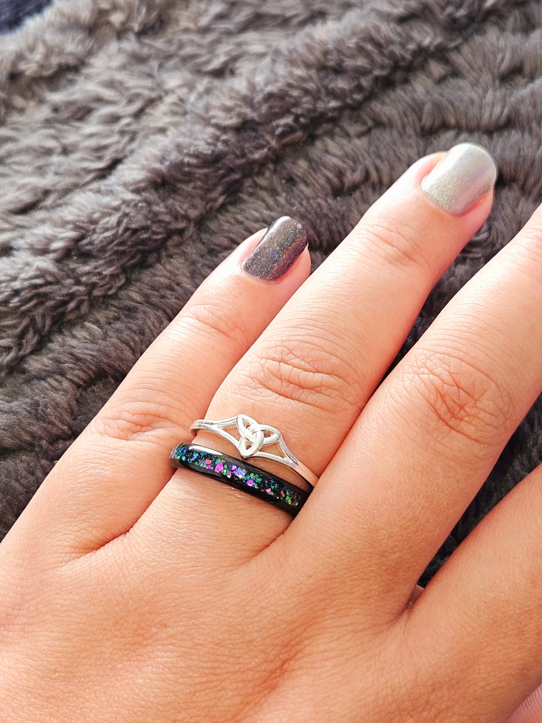 Customer photo review of Black 4mm Wonder Ring