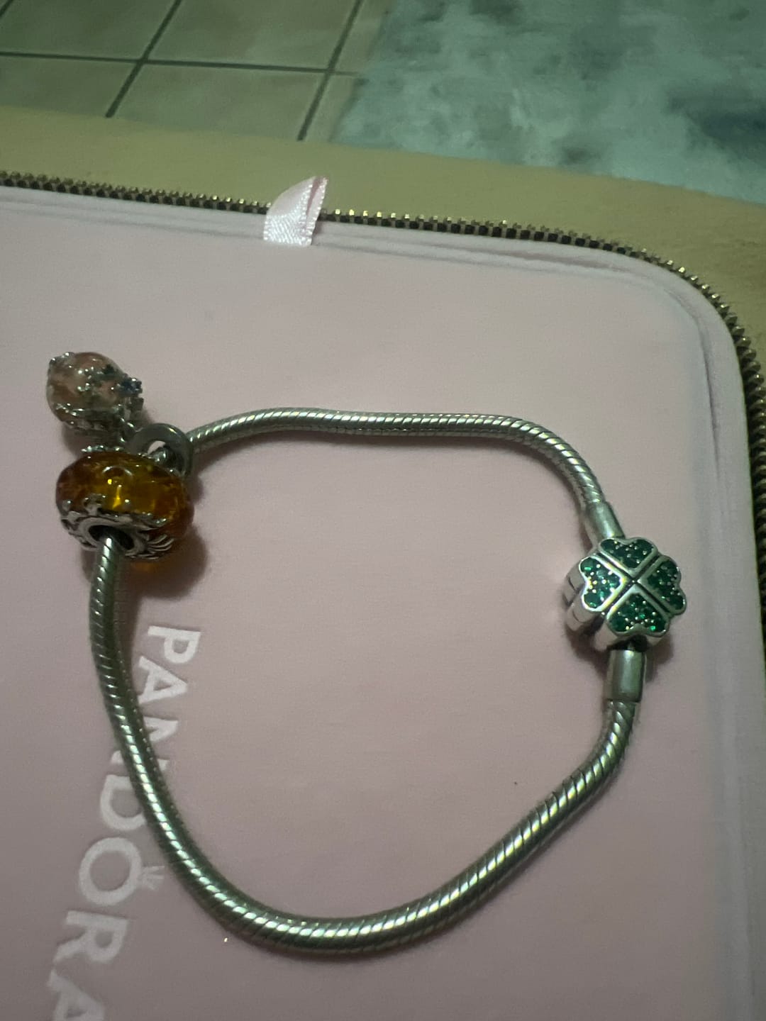 Customer photo review of Pulsera Trebol de la Buena Suerte