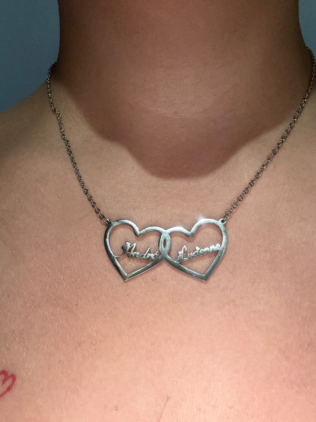 Customer photo review of Collier Double Coeur Personnalisé