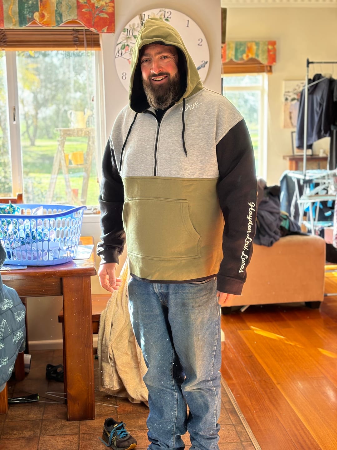 Customer photo review of Dad's Day Gift Box | Hoody & Stubby Holder