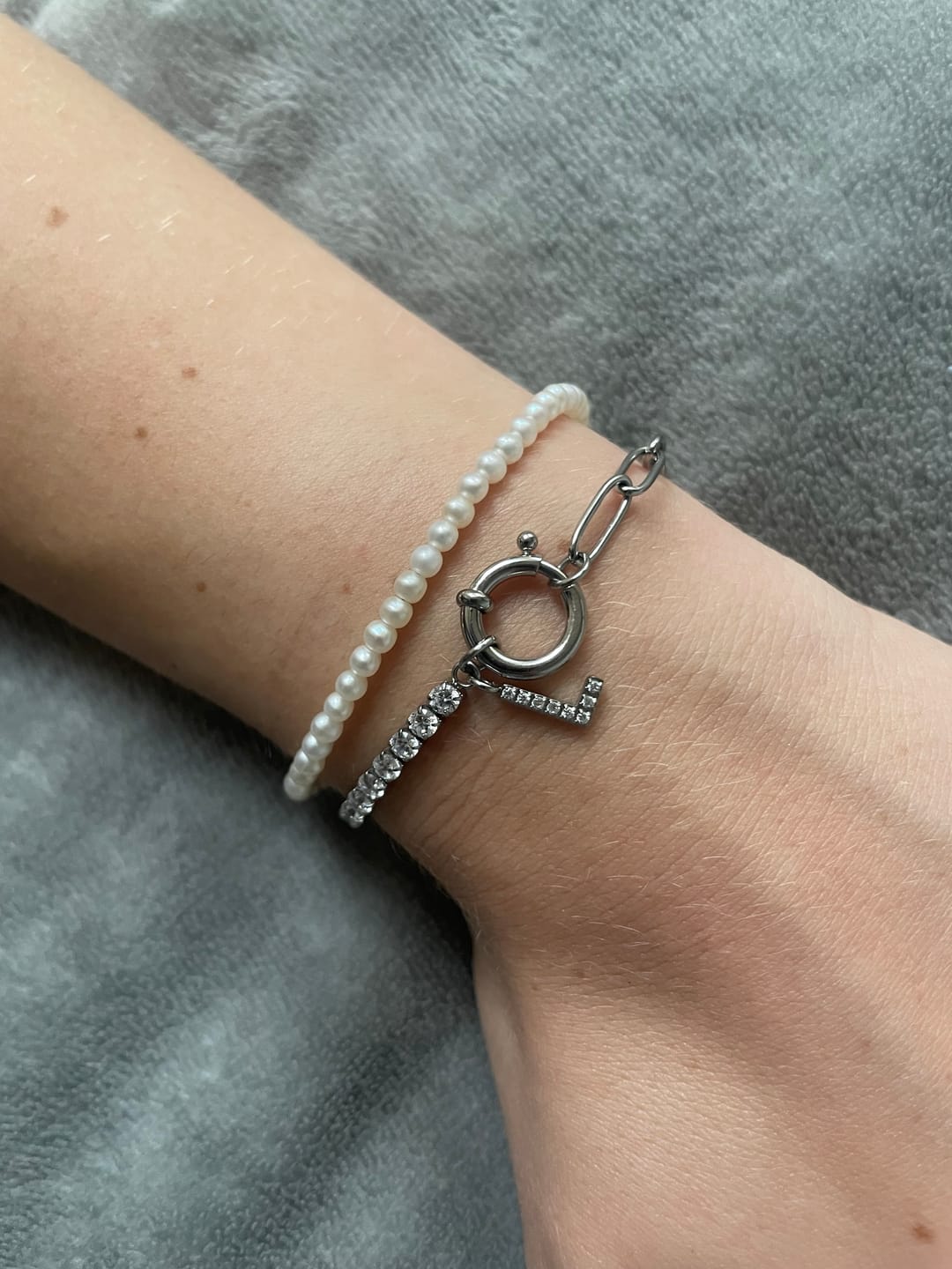 Customer photo review of Tennis Letter Armband | 18K vergoldet
