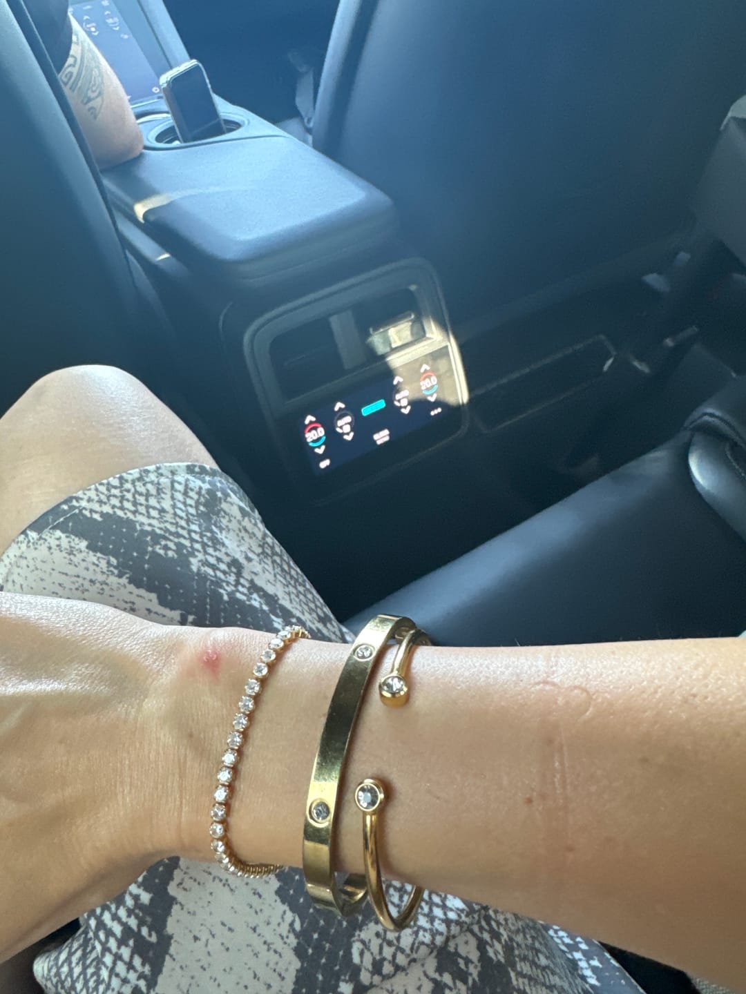Customer photo review of Tennis Armband | 18K vergoldet