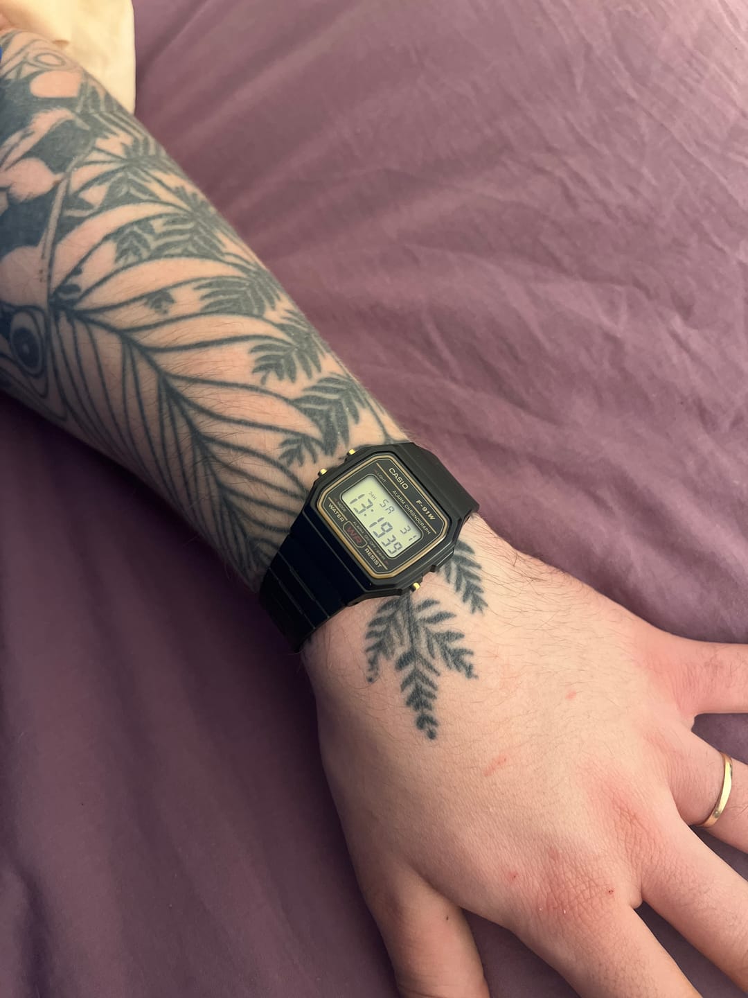 Customer photo review of Reloj Casio Vintage F-91WG-9SDF Clásico Líneas Amarillas