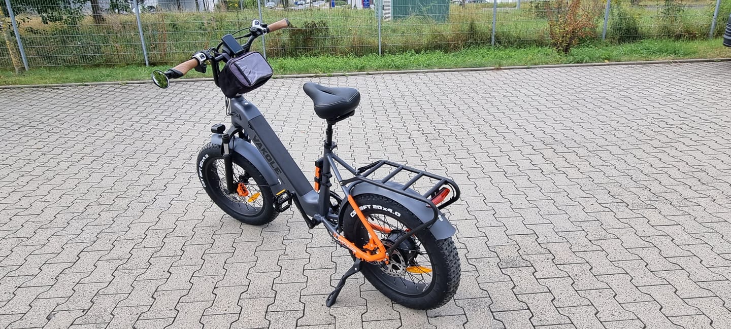 Customer photo review of Vakole SG20 Upgraded Version 250W 20" Fat Bike Electric Trekking Bike 48V 15.6Ah Samsung Battery