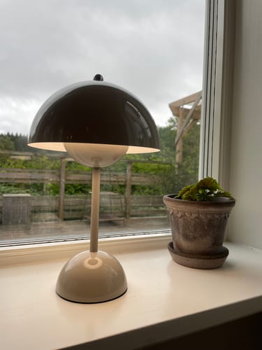 Customer photo review of Bordslampa - Svamplampa Flowerbud - Batteridriven 5000 mAH