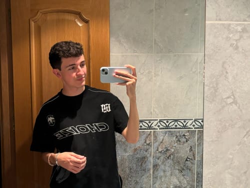 Customer photo review of Vencae™ TEE - CHOIZE