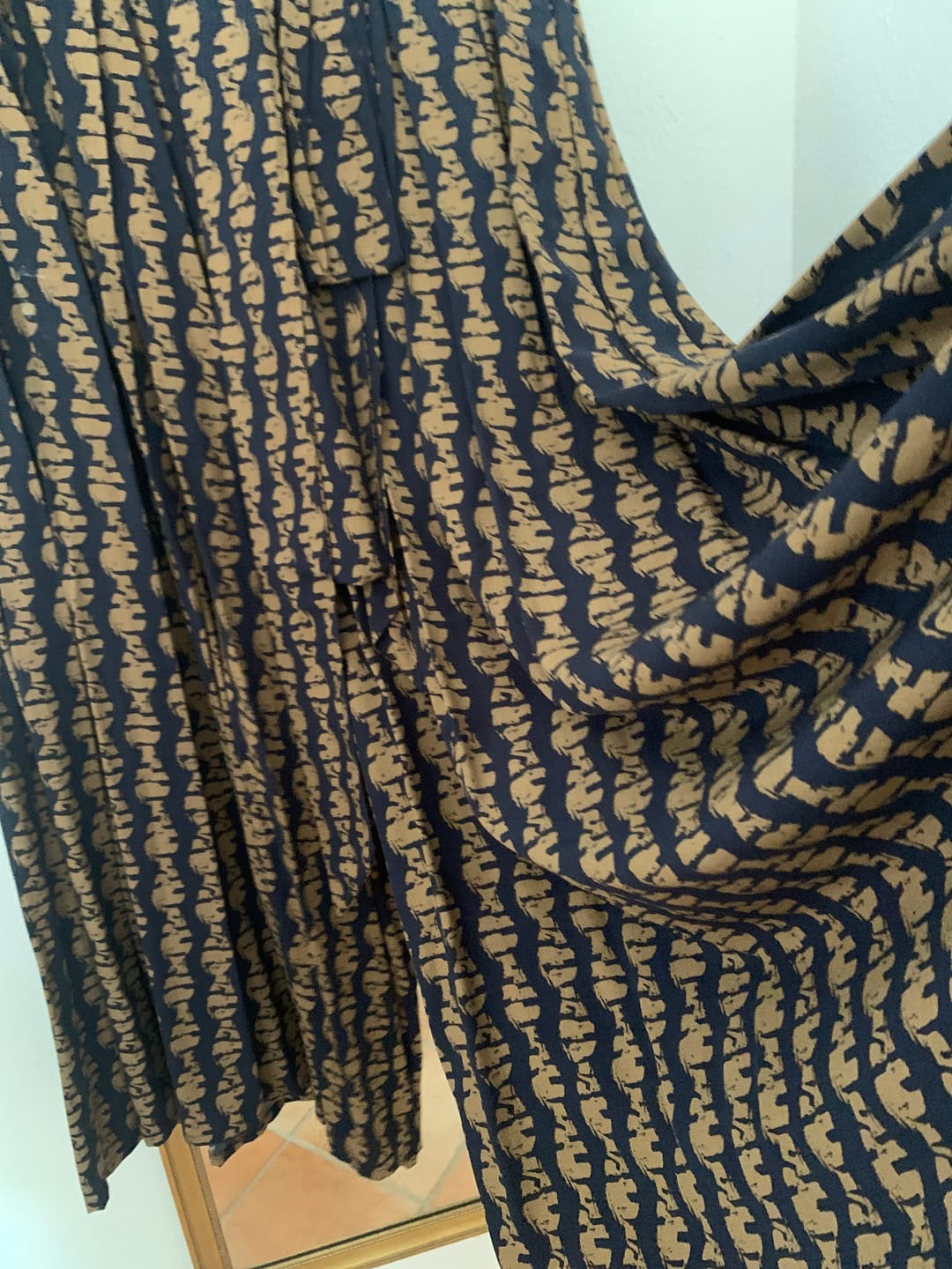 Customer photo review of Pantalon Paco -  viscose Batik marine/camel