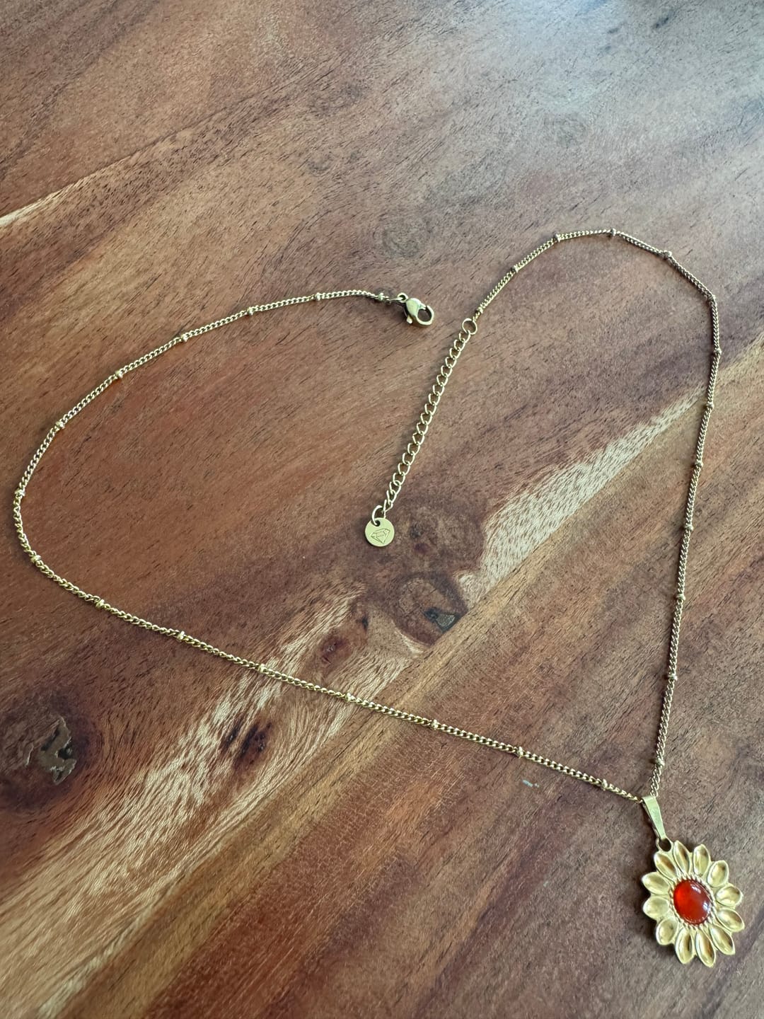 Customer photo review of Simple Dots Halskette | 18K vergoldet
