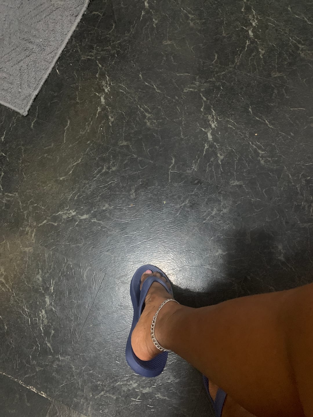 Customer photo review of Diedre Stainless Steel Anklet
