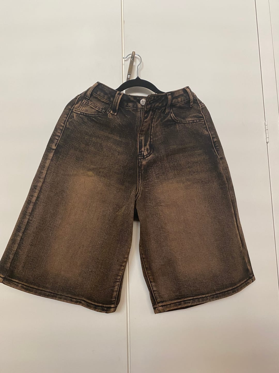 Customer photo review of Aelfric Eden Vintage Washed Longline Jorts